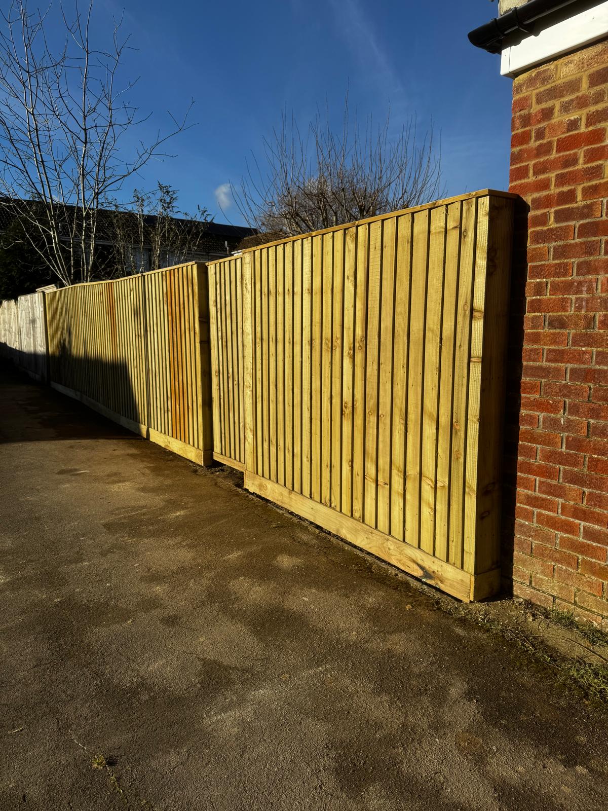 New closeboard timber fencing installed